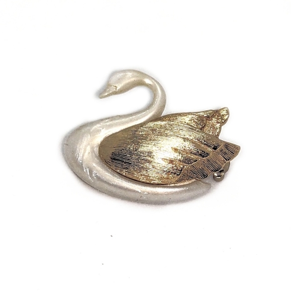 Avon Jewelry - 🔴 15/$25. Avon Swan White & Gold Brooch